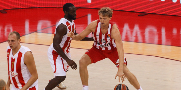 midaukas kuzminskas olympiacos basket 23 09 2019