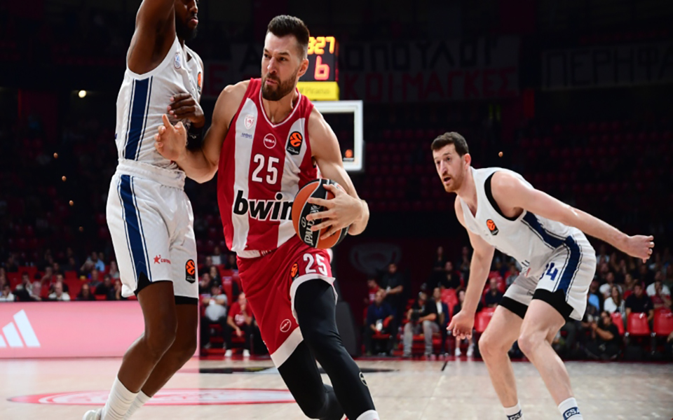 peters olympiacos efes