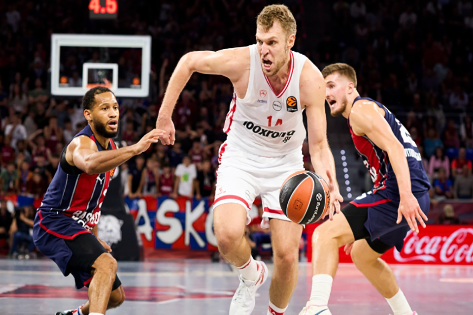 vezenkov olympiacos baskonia