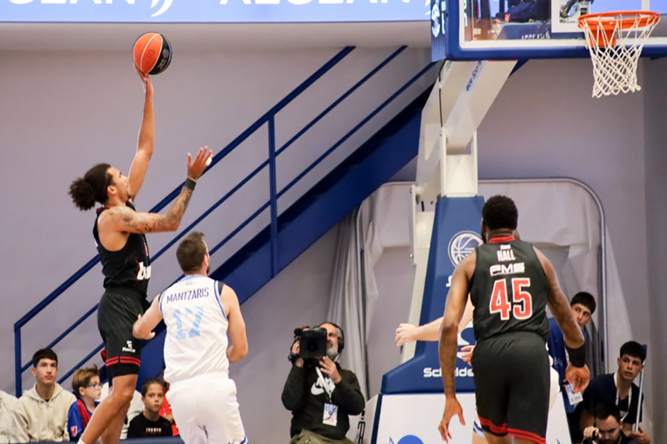 ward olympiakos mykonos