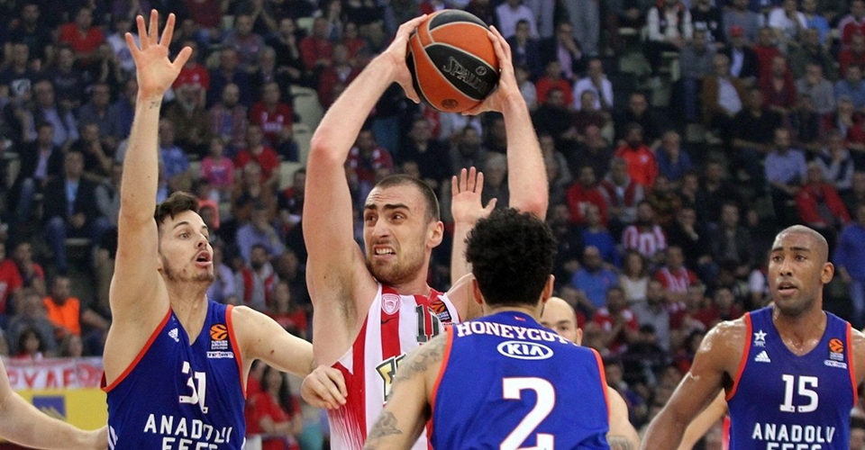 olympiakos efew miloutinof