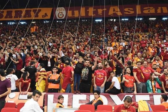 fans galatasaray odeabank istanbul in abdi ipekci arena eurocup finals 2016 ec15