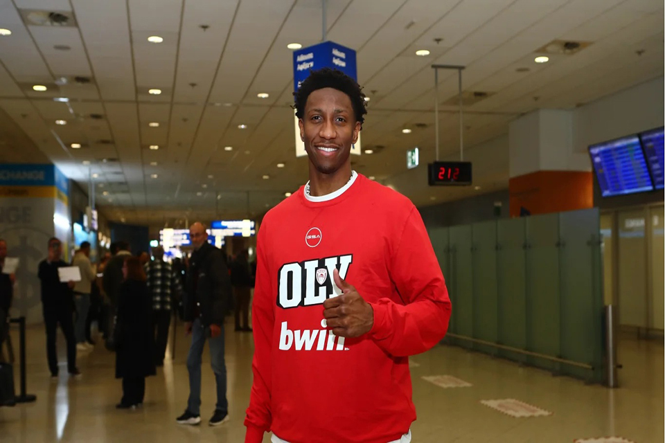 lee olympiakos