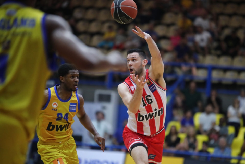 peristeri olympiakos papanikolaou