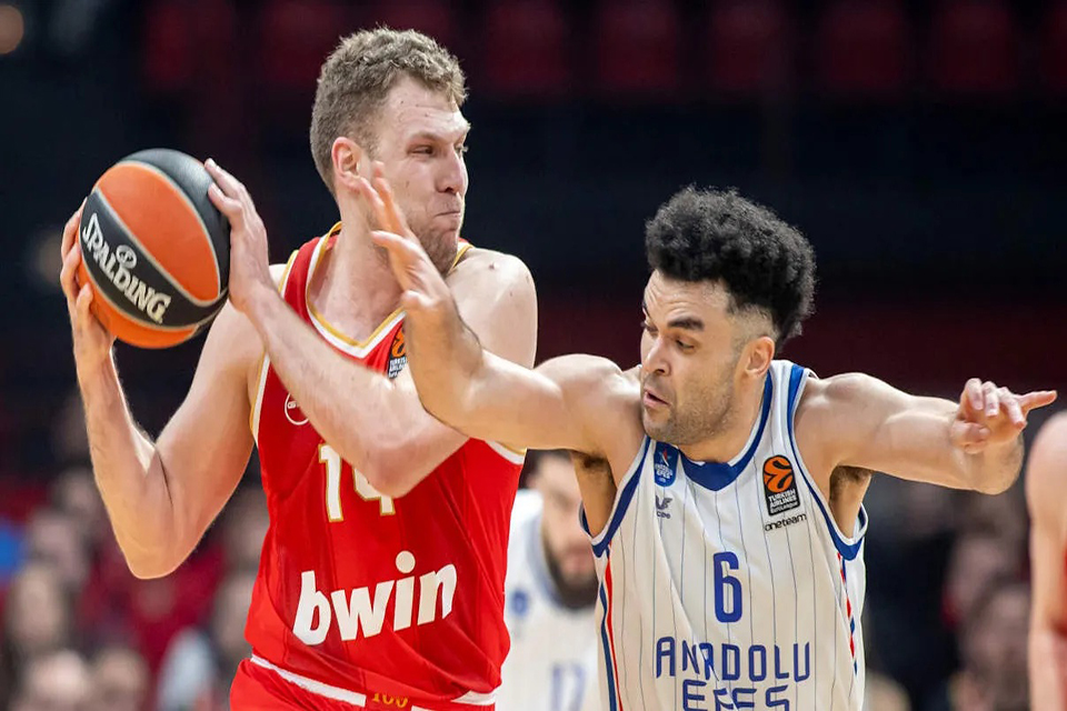 sasa olympiakos Efes