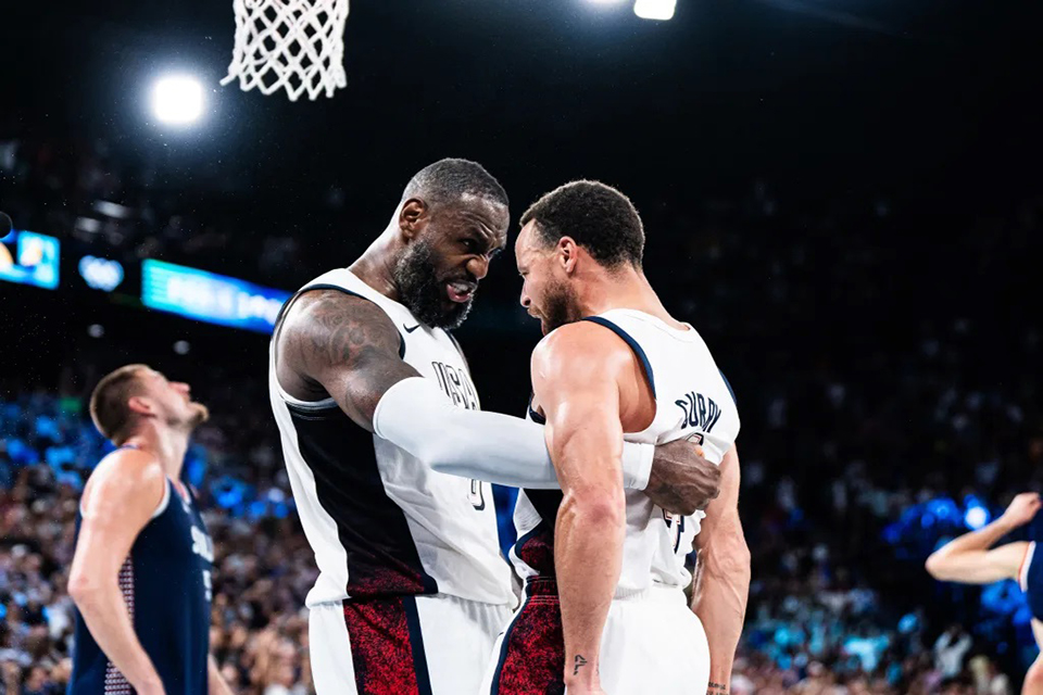 usa lebron carry1